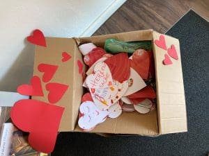 Herzwimpelketten für Weltrekordversuch 1 2021 06 15 herzwimpelkettensammelbox 1