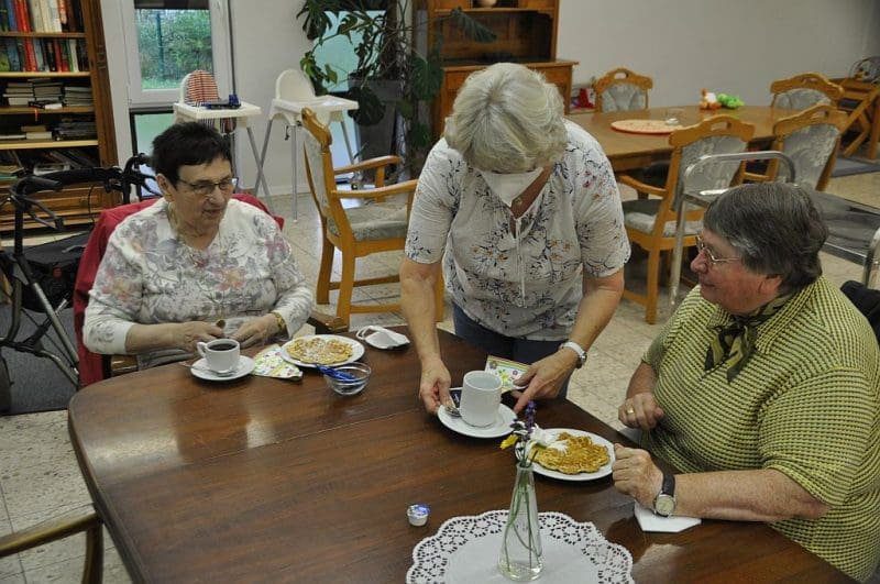 Sahne-Waffeln, ein Pott Kaffee und gute Gespräche 2 dsc 0007