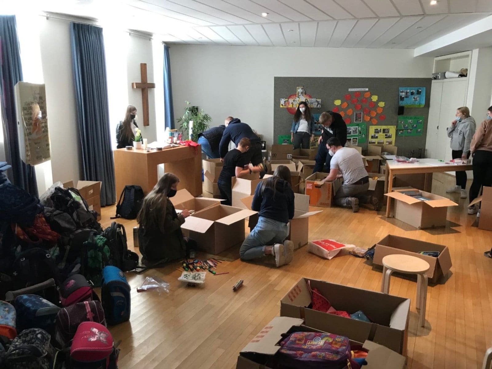 Große Hilfs- und Friedensaktion der St.-Ursula-Realschule 3 friedensaktion4